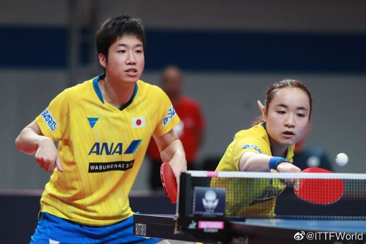 角球前的站 角球前的站